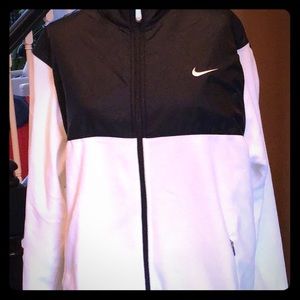 NIKE ZIP UP FLEECE JACKET.